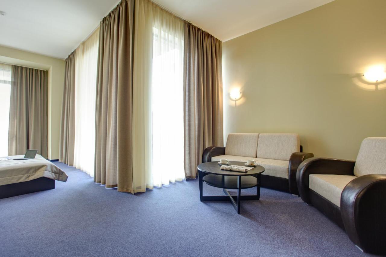 Hemus Hotel Sofia Exterior photo