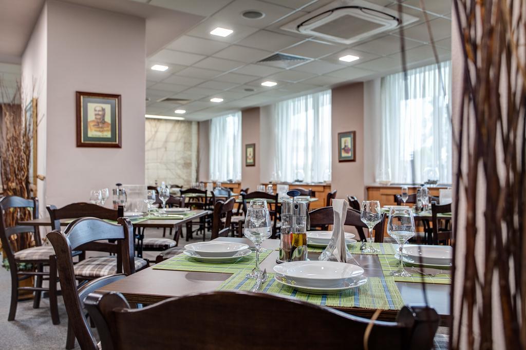 Hemus Hotel Sofia Exterior photo