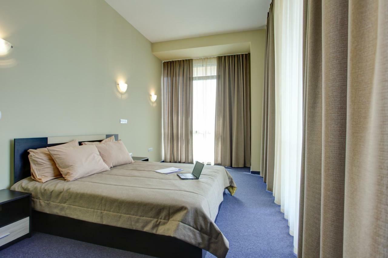 Hemus Hotel Sofia Exterior photo